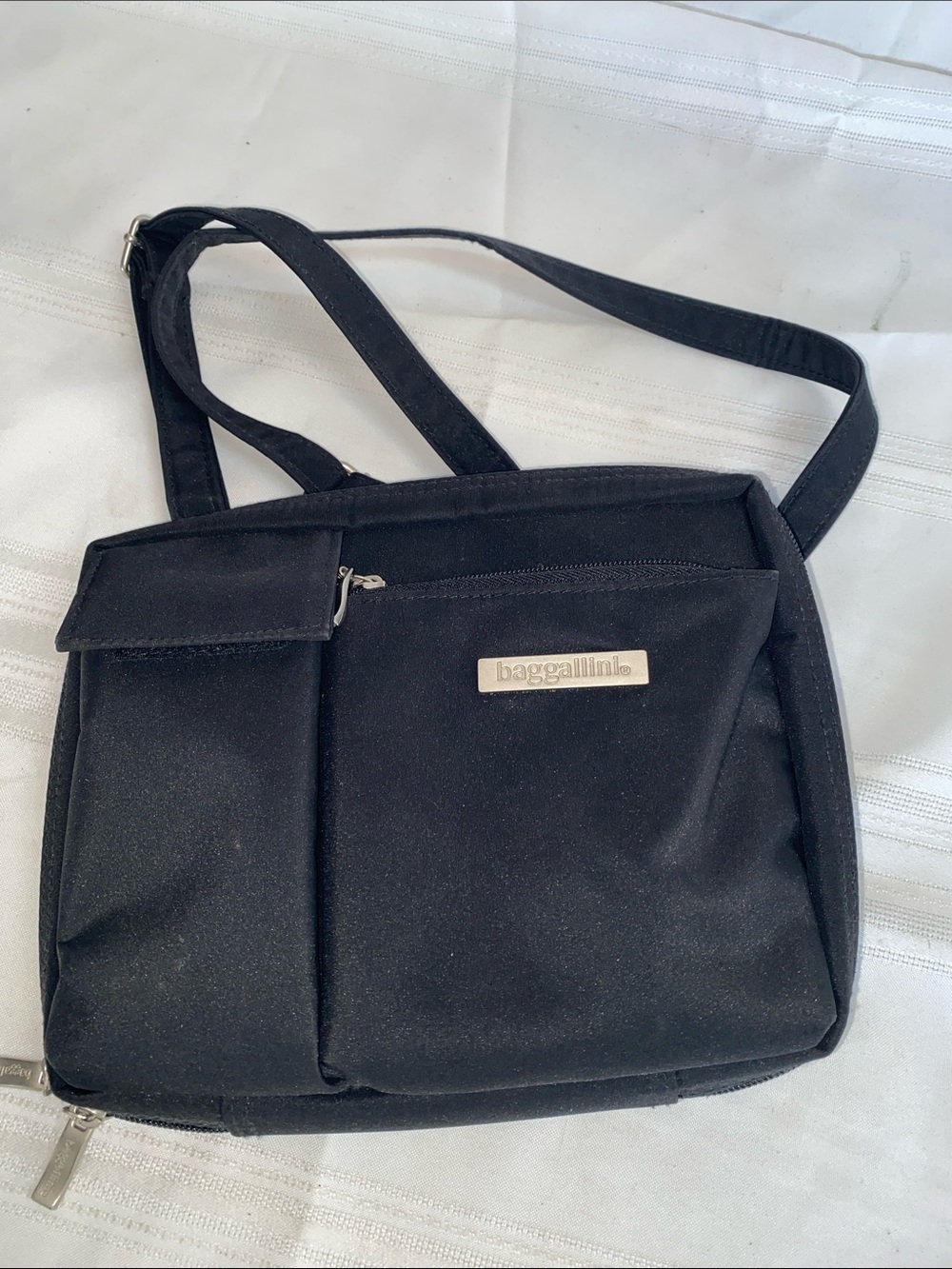 Baggallini Black Nylon Messenger Crossbody